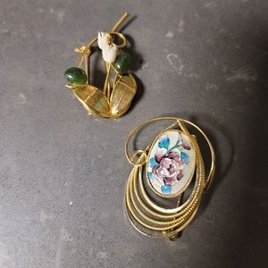 🔥2 Vintage Brooches